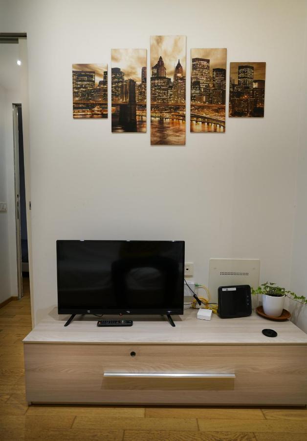 Apartamento Fast Wifi E Netflix -- Centro Di Rho Vicino Stazione Exterior foto