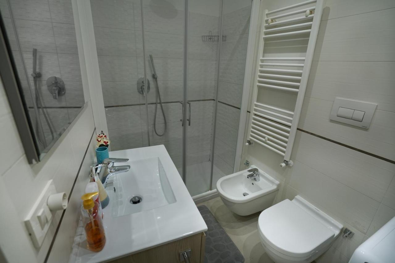 Apartamento Fast Wifi E Netflix -- Centro Di Rho Vicino Stazione Exterior foto